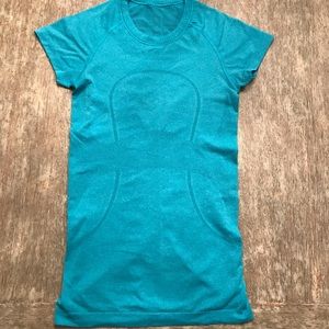 Lululemon Swiftly Tech Short Sleeve. Size 4. Excellent condition!